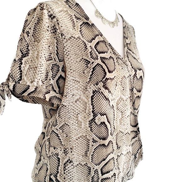 Michael Kors Chic Snake Print Top Size XS - Picture 4 of 7